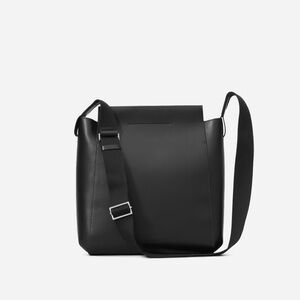 Everlane the Form bag. Used Italian leather bag